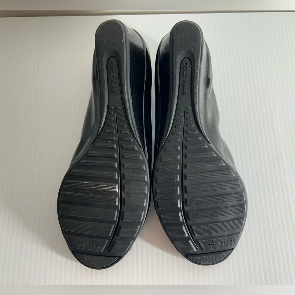 Cole Haan Womens Peep Toe Mid Wedge Slip On Pumps Black Patent Leather Size 6.5B